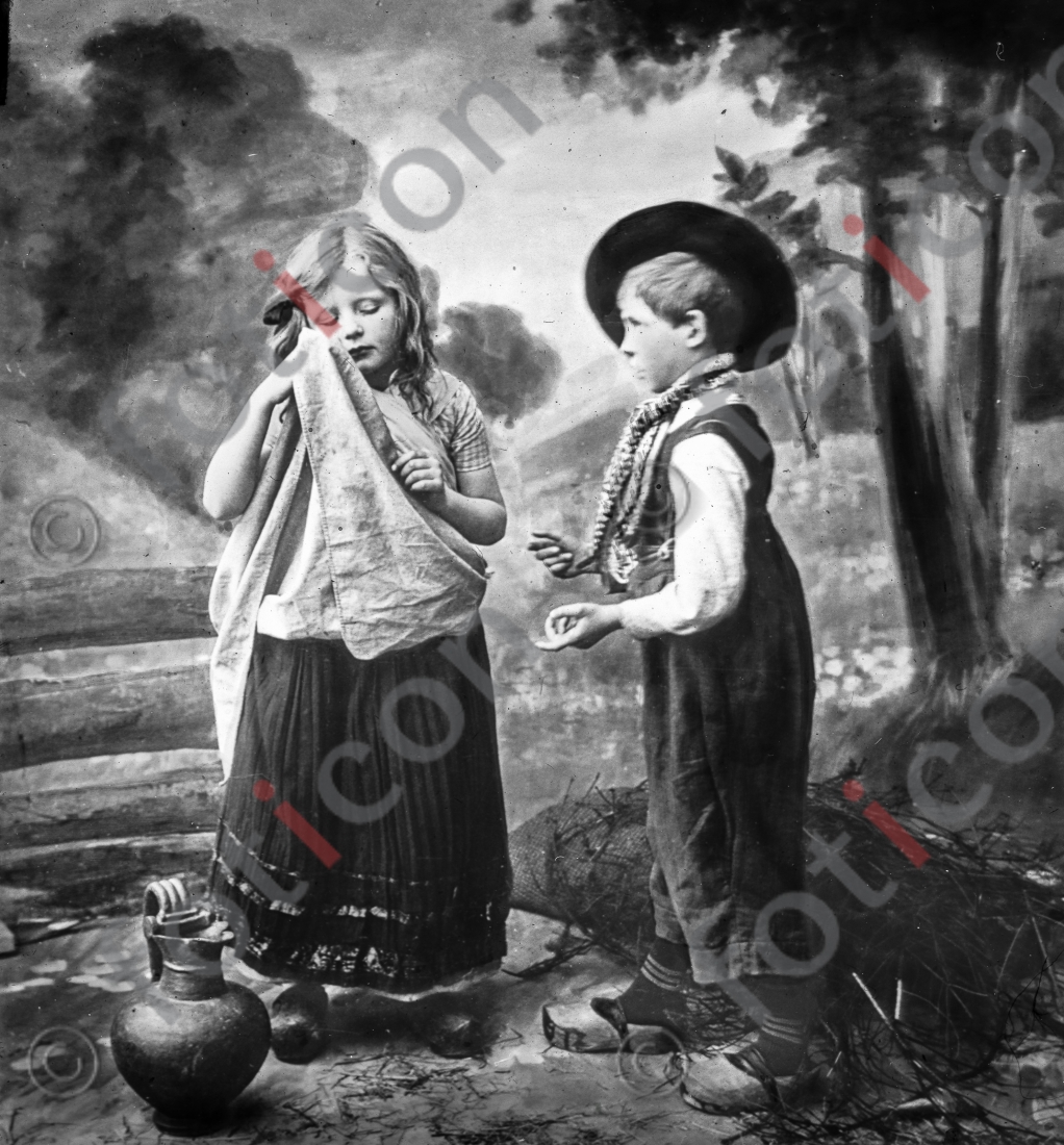 Hänsel und Gretel | Hansel and Gretel - Foto foticon-simon-166-003-sw.jpg | foticon.de - Bilddatenbank für Motive aus Geschichte und Kultur